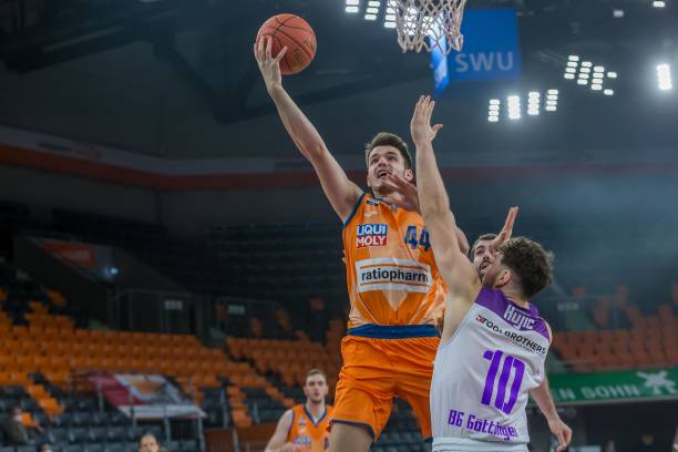 更在几个重 更在几个重