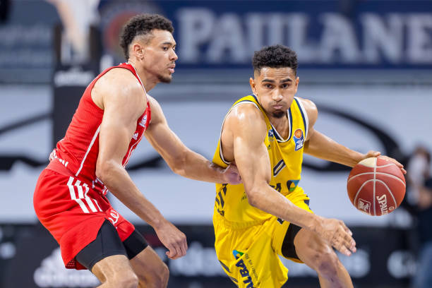 扑救迈达纳 扑救迈达纳